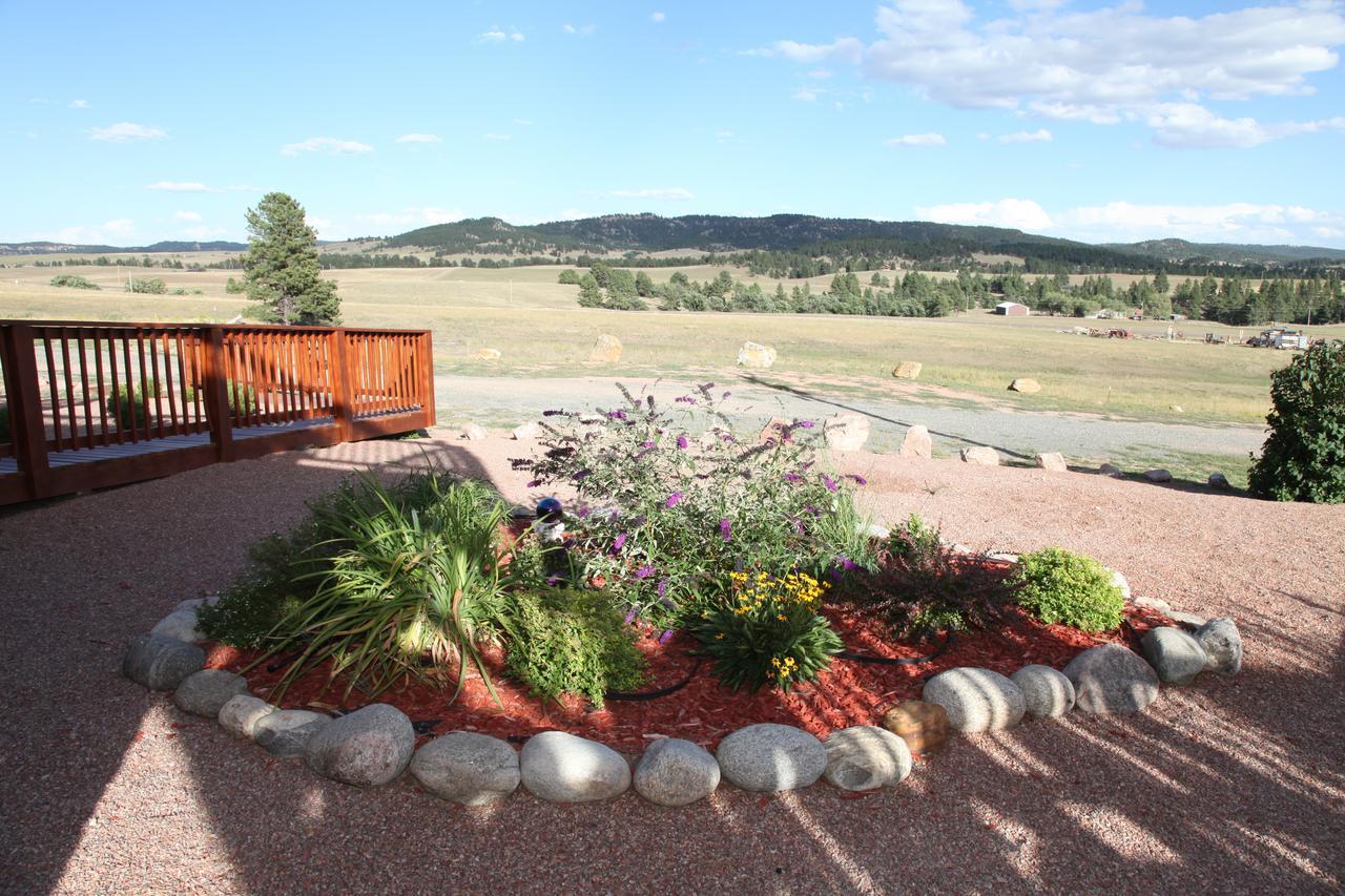 Sawin' Logs Inn Devils Tower Exteriör bild