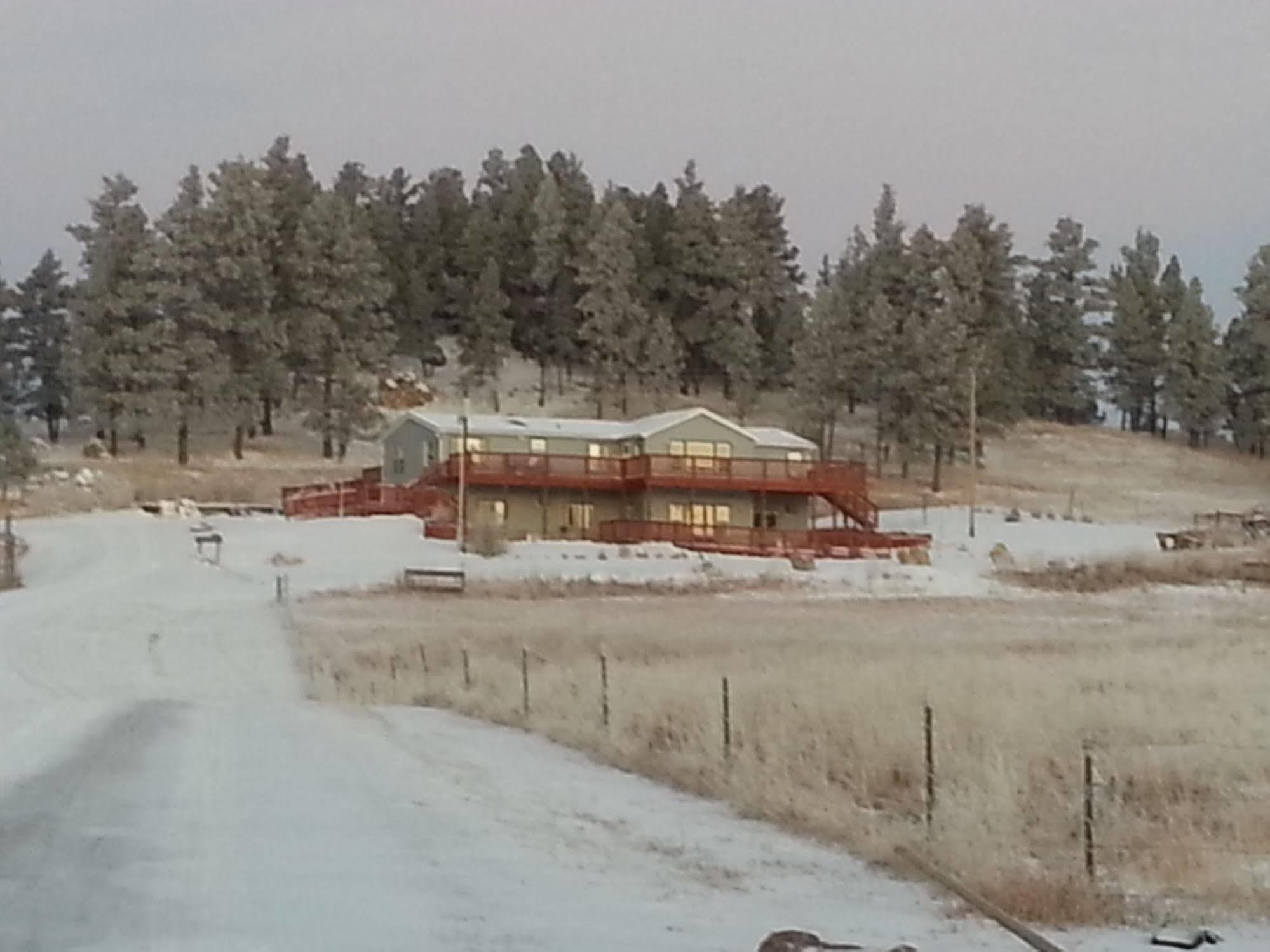 Sawin' Logs Inn Devils Tower Exteriör bild